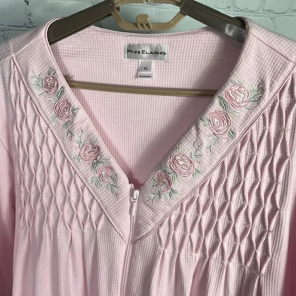 Miss Elaine Robe XL Pintucks  Embroidered Roses  Zip Up Long 48